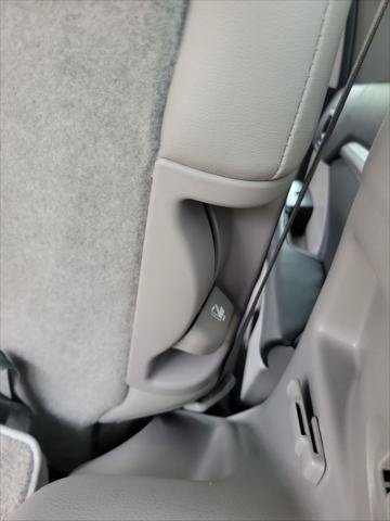 Certified 2018 Toyota Highlander XLE FWD image 35