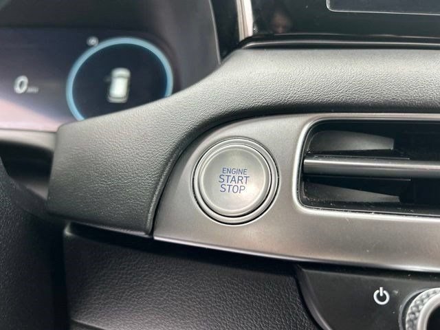 Used 2023 Hyundai Palisade Limited w/ Winter Package FWD image 19