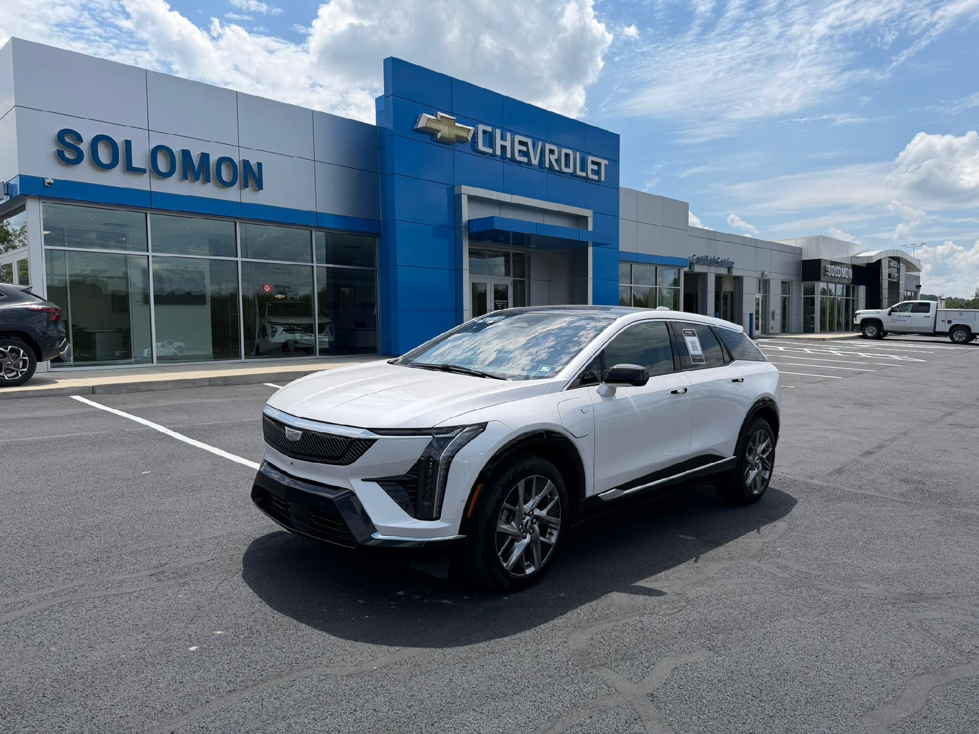 Certified 2025 Cadillac Optiq Luxury 1