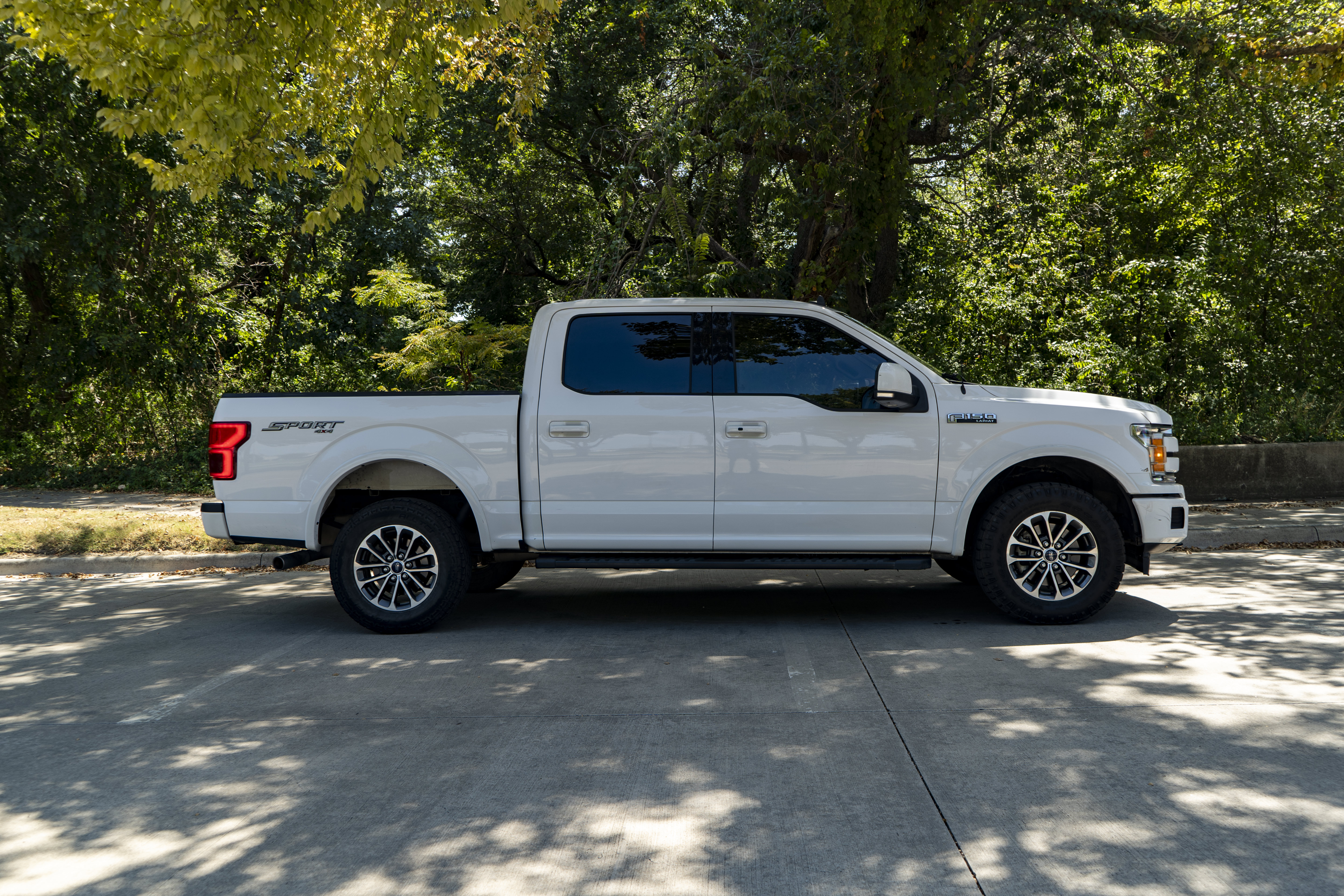 Used 2020 Ford F150 Lariat AWD/4WD image 10