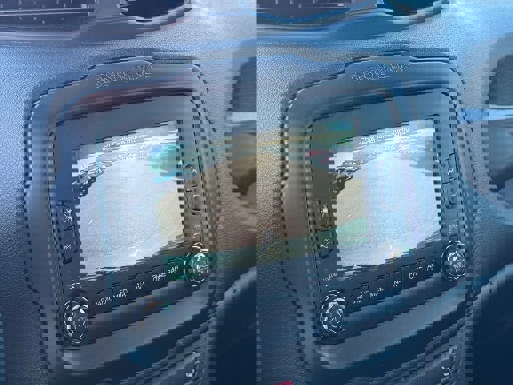 Used 2016 Jeep Renegade Trailhawk image 24