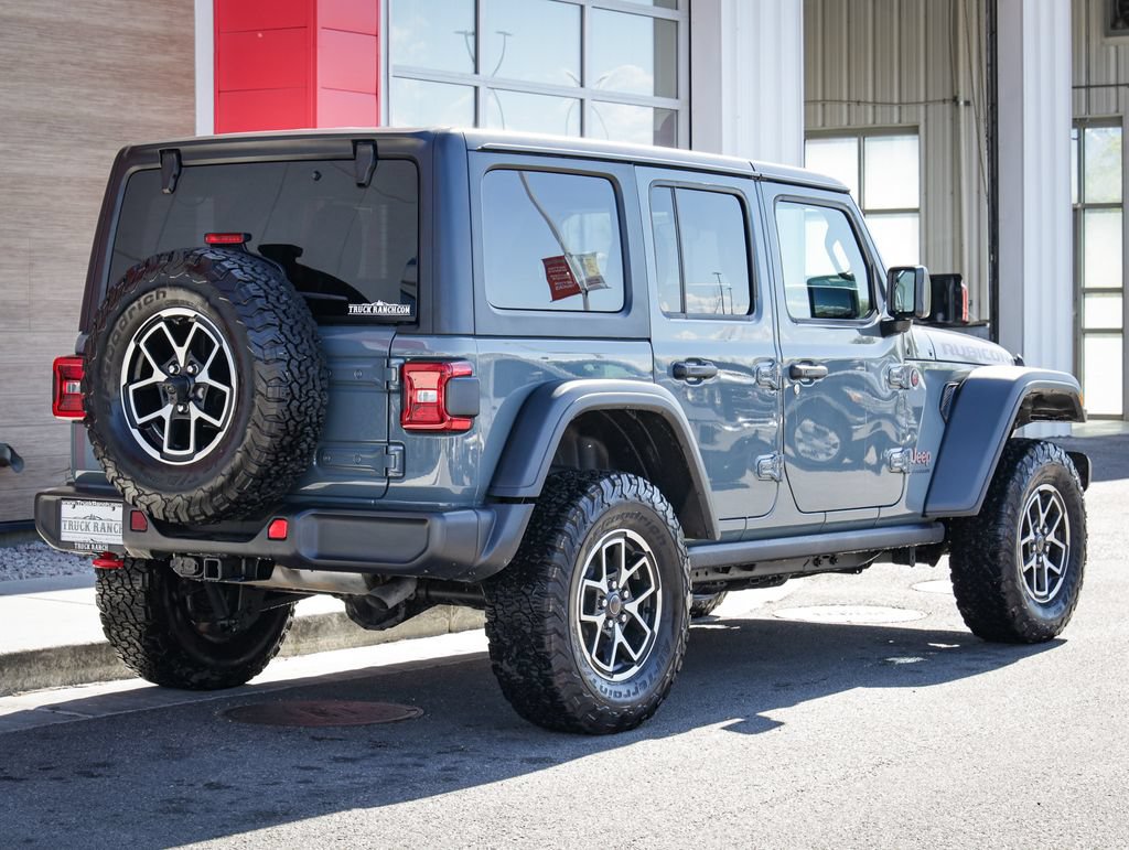 Used 2025 Jeep Wrangler Unlimited Rubicon AWD/4WD image 3