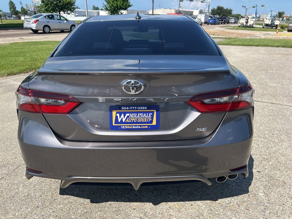 Used 2022 Toyota Camry SE image 5