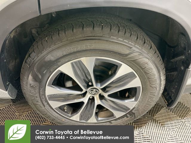 Used 2023 Toyota Highlander XLE image 25