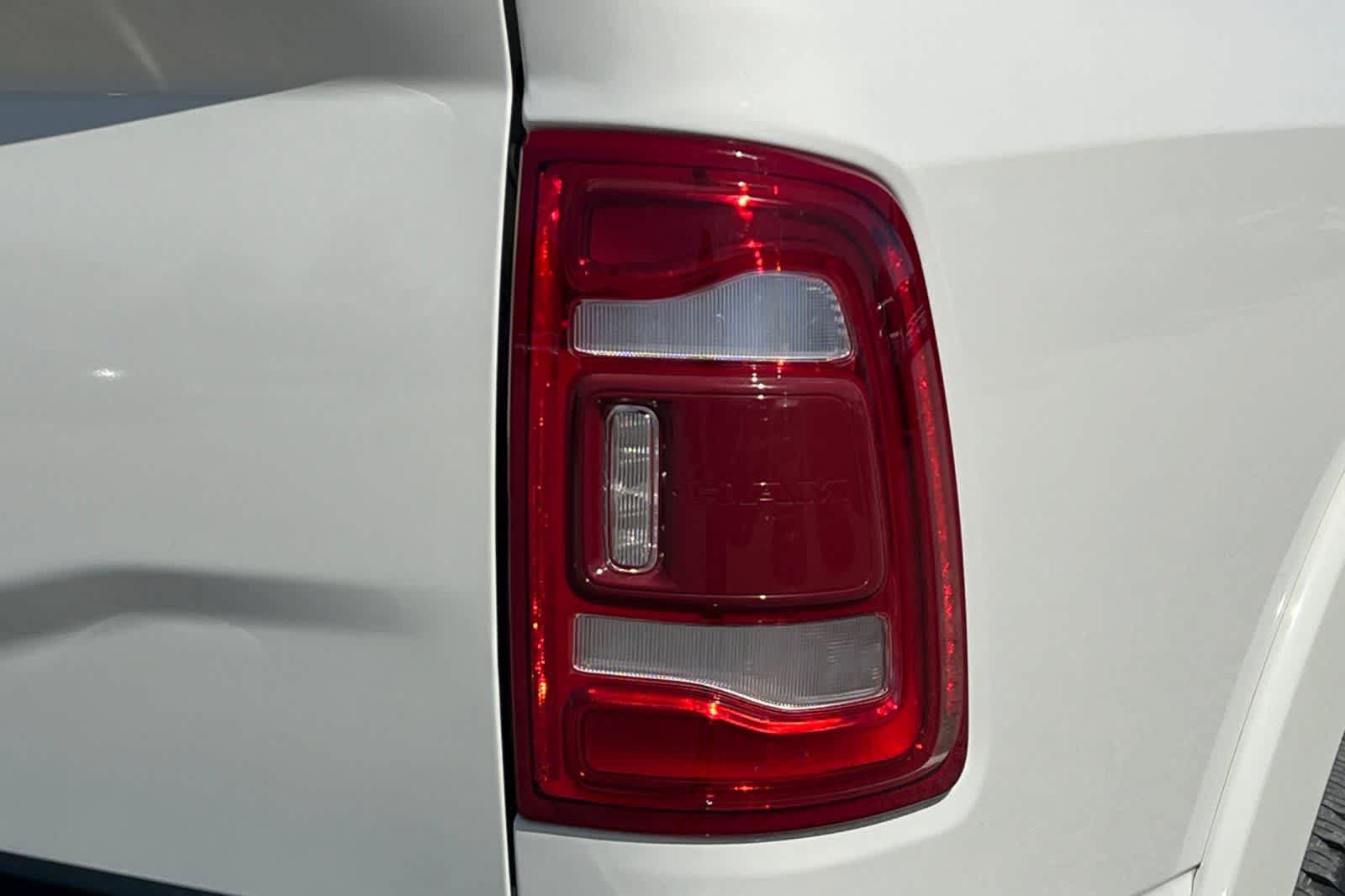 Used 2024 RAM 2500 Limited AWD/4WD image 35