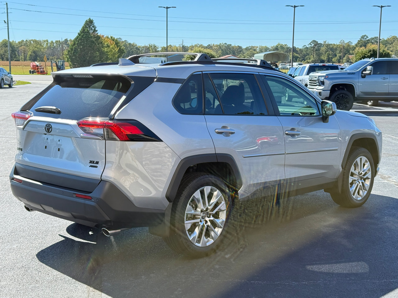 Used 2025 Toyota RAV4 XLE Premium w/ Weather Package image 5