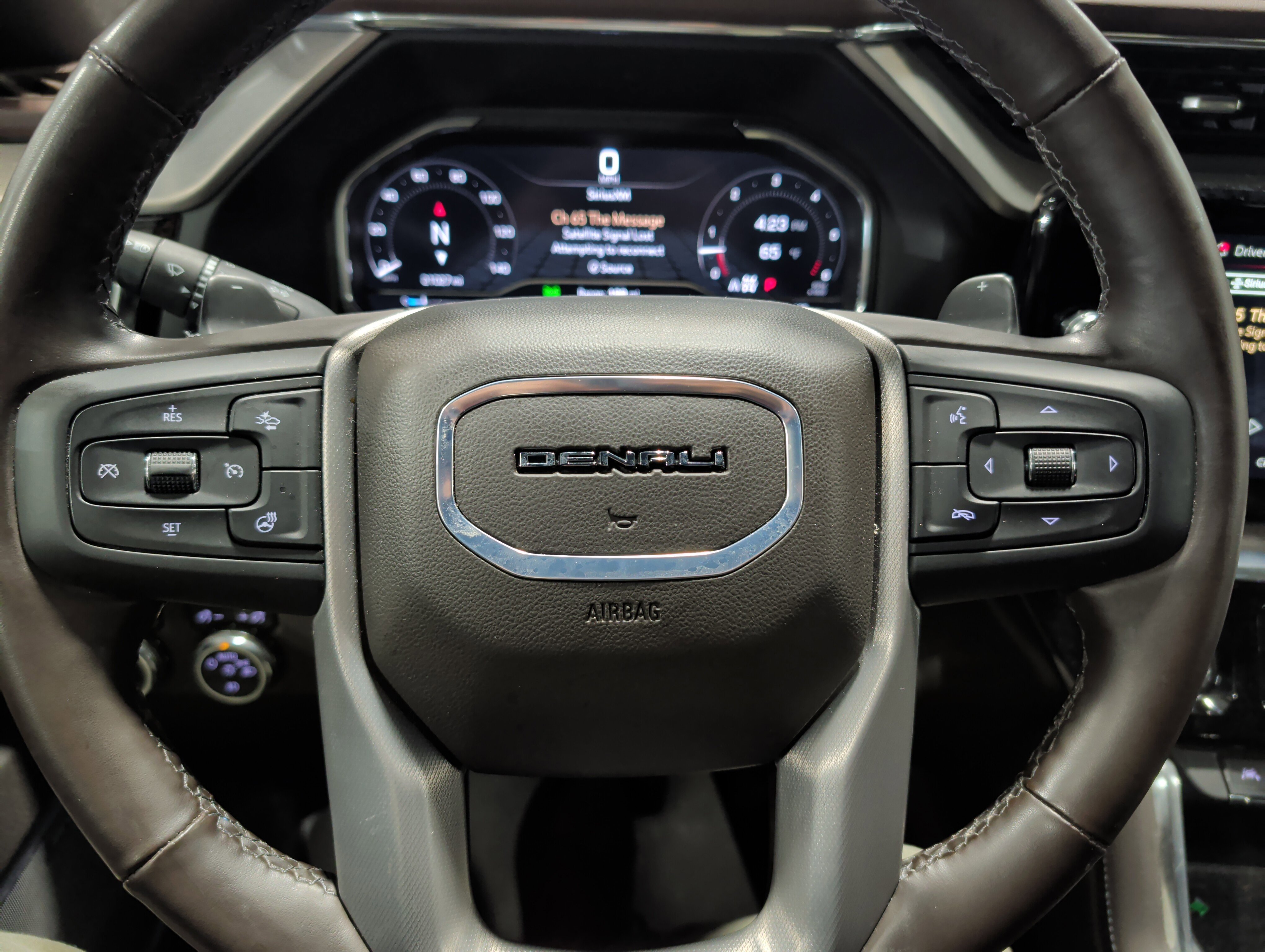 Used 2025 GMC Sierra 1500 Denali w/ Denali Reserve Package AWD/4WD image 10