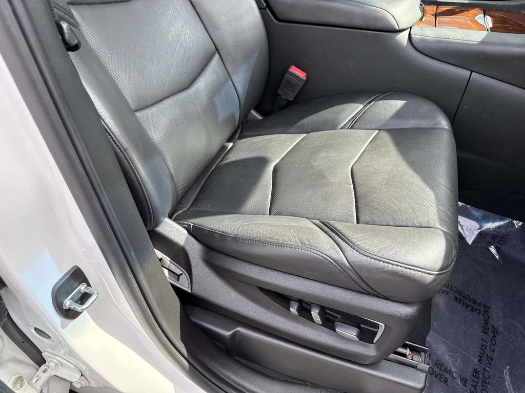 Used 2019 Cadillac Escalade Premium Luxury AWD/4WD image 28