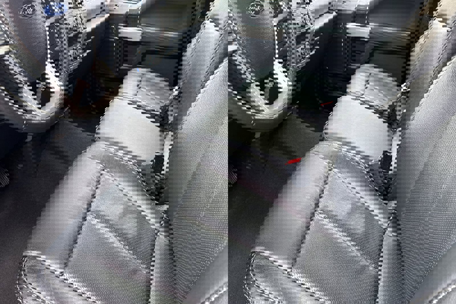 Used 2020 Ford F250 Lariat w/ Lariat Value Package image 11