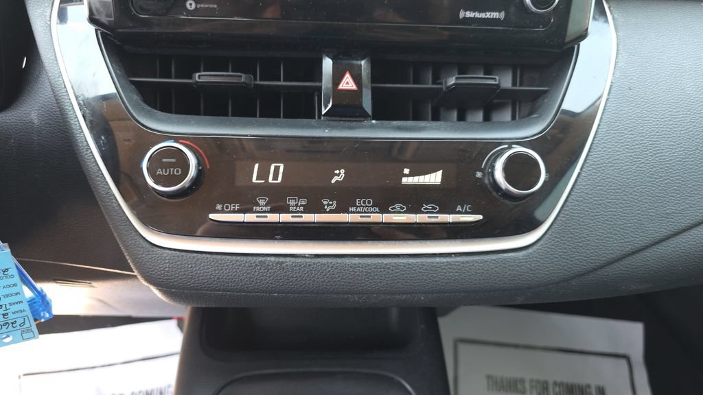 Used 2021 Toyota Corolla LE FWD image 20