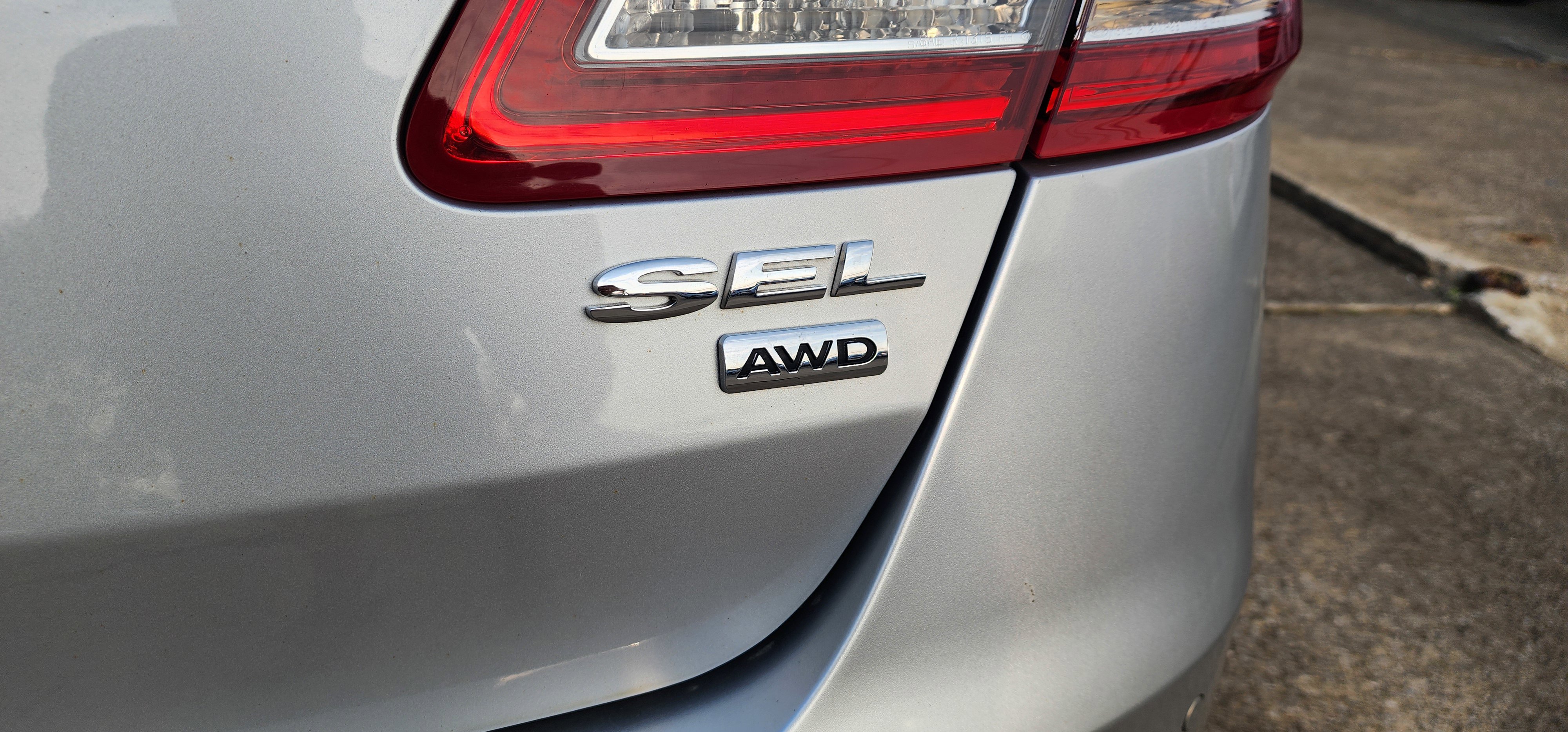 Used 2015 Ford Taurus SEL image 7