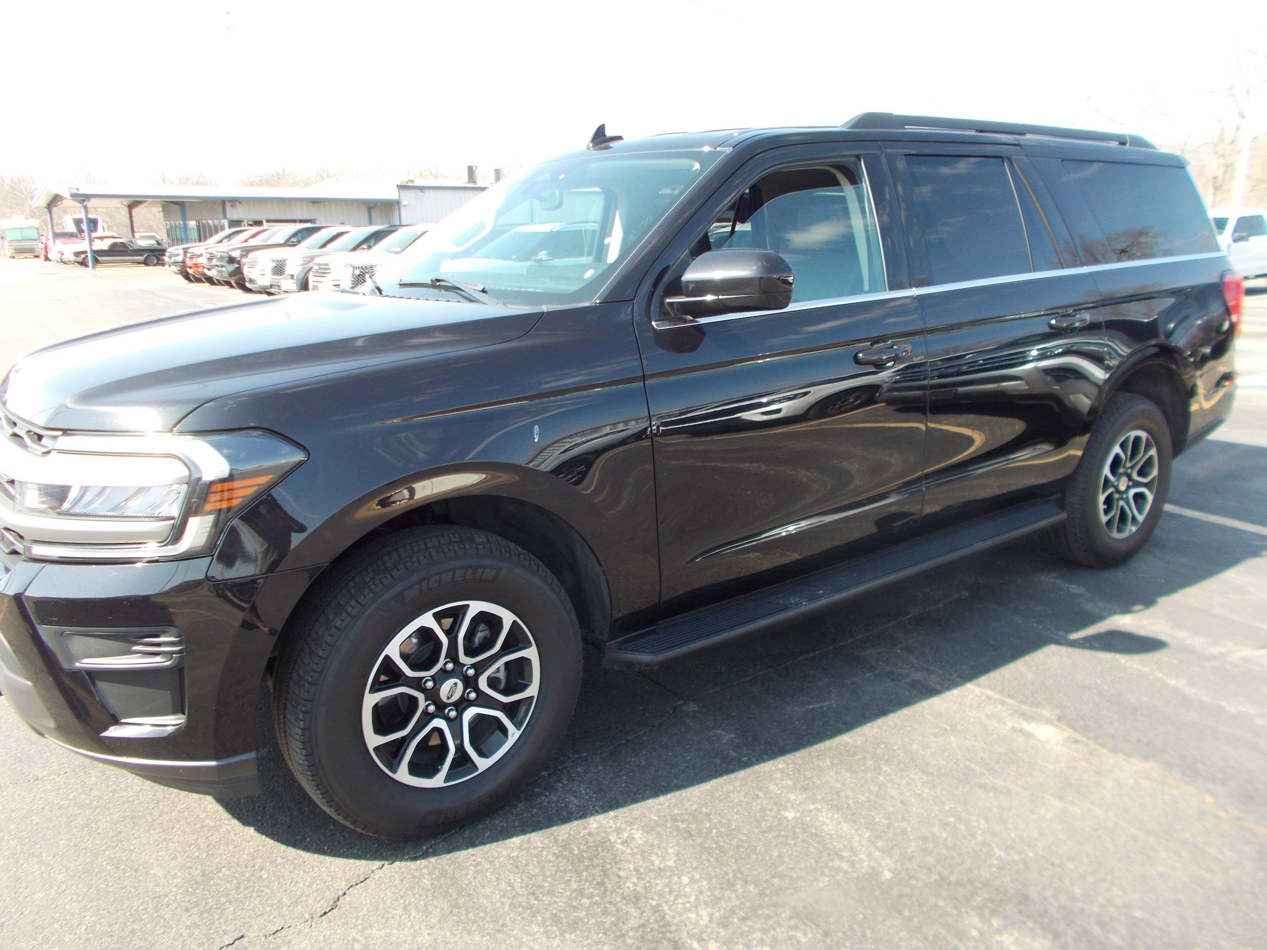 Used 2024 Ford Expedition Max XLT image 1