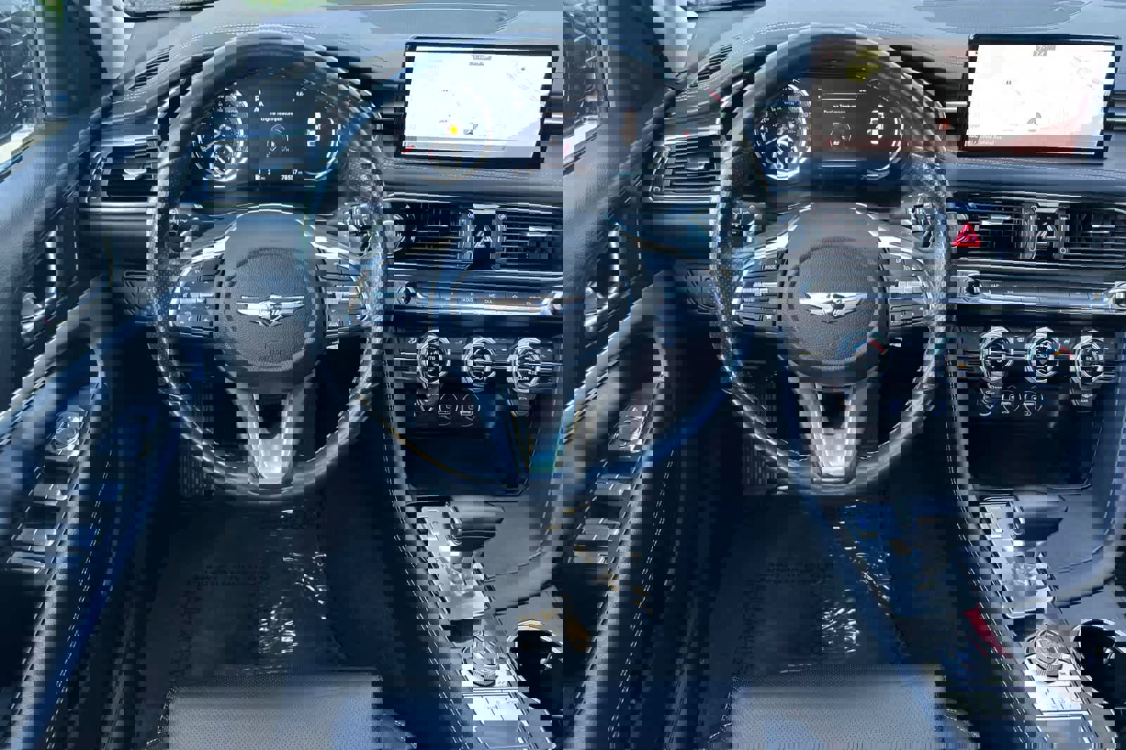 Used 2022 Genesis G70 2.0T image 15