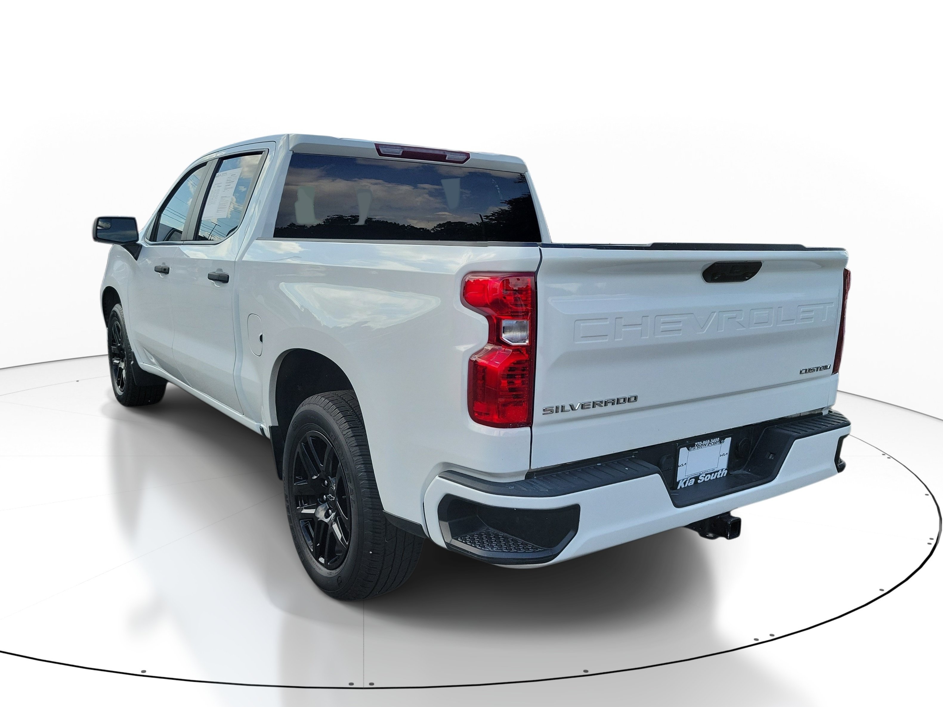 Used 2024 Chevrolet Silverado 1500 Custom RWD image 4