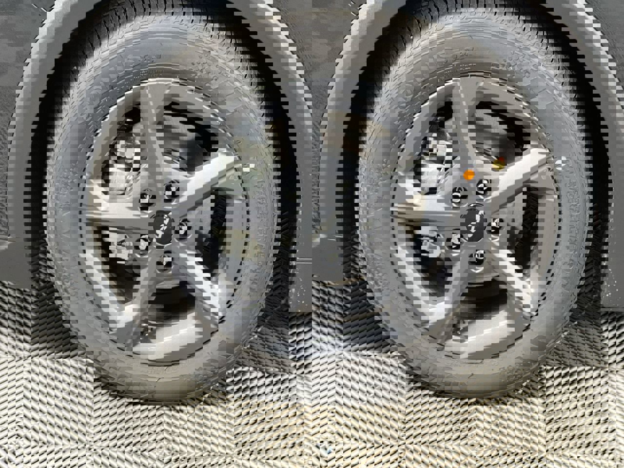 New 2025 Kia K4 LXS image 12