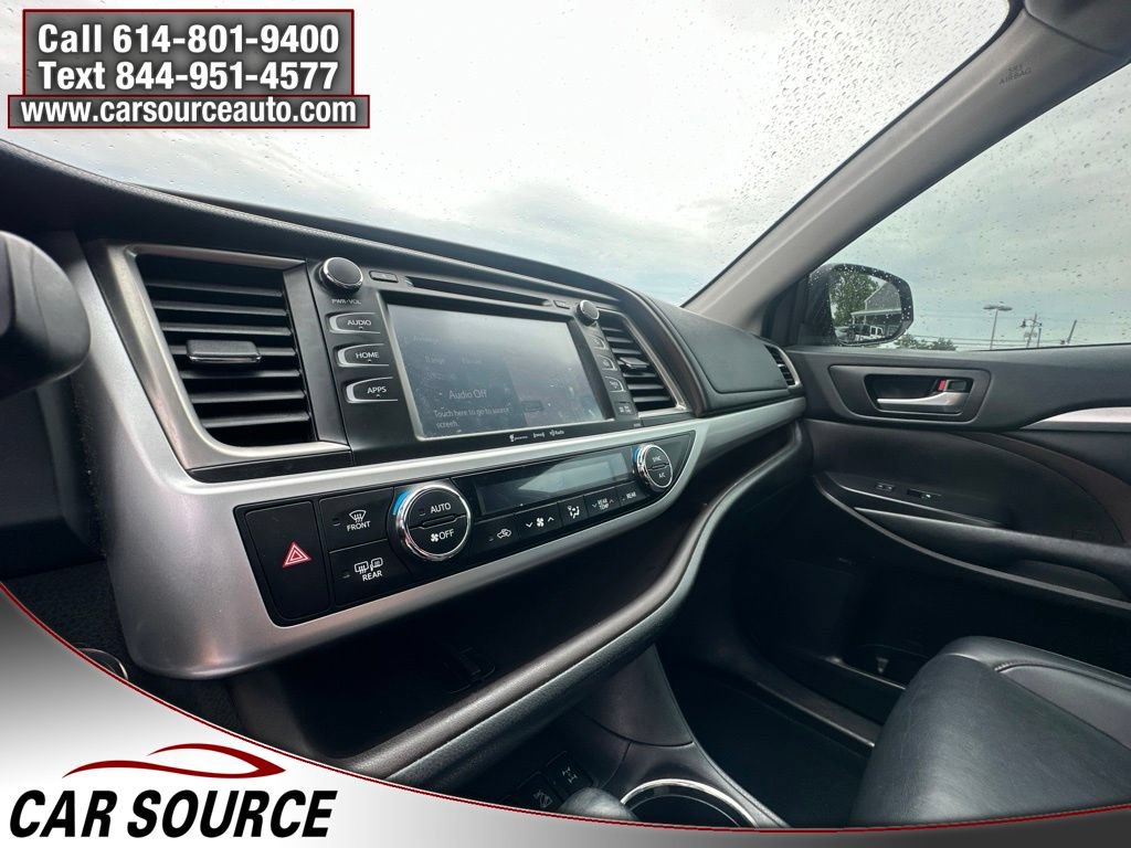 Used 2019 Toyota Highlander XLE AWD/4WD image 12