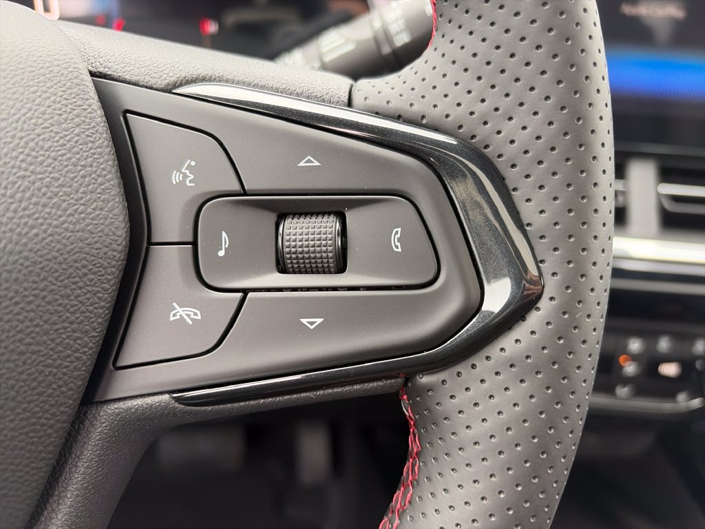 New 2026 Chevrolet Trax RS w/ Sunroof Package FWD image 11