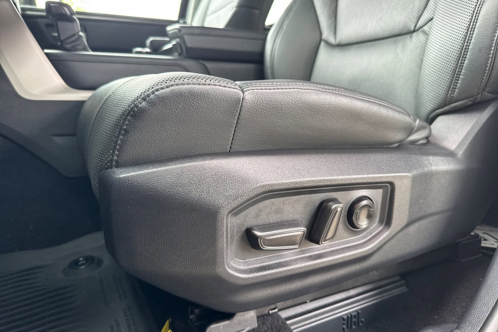 Used 2022 Toyota Tundra Limited image 14