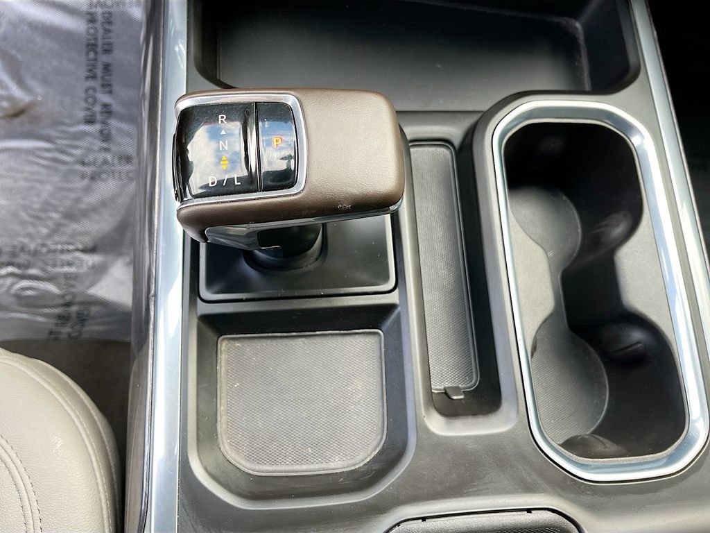 Used 2025 Chevrolet Silverado 1500 LTZ w/ Technology Package image 17