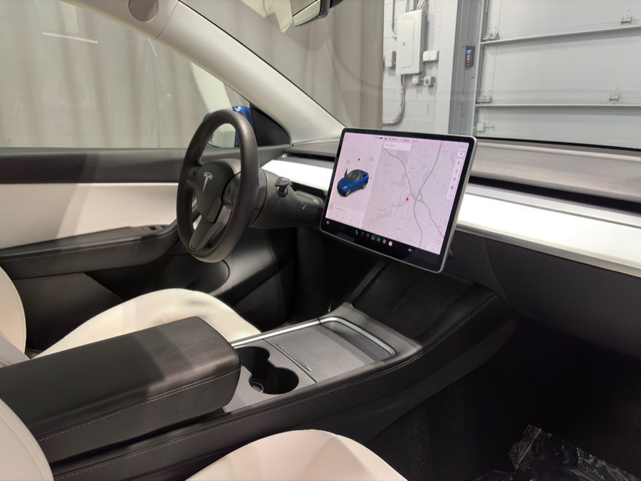 Used 2022 Tesla Model Y Long Range AWD/4WD image 12