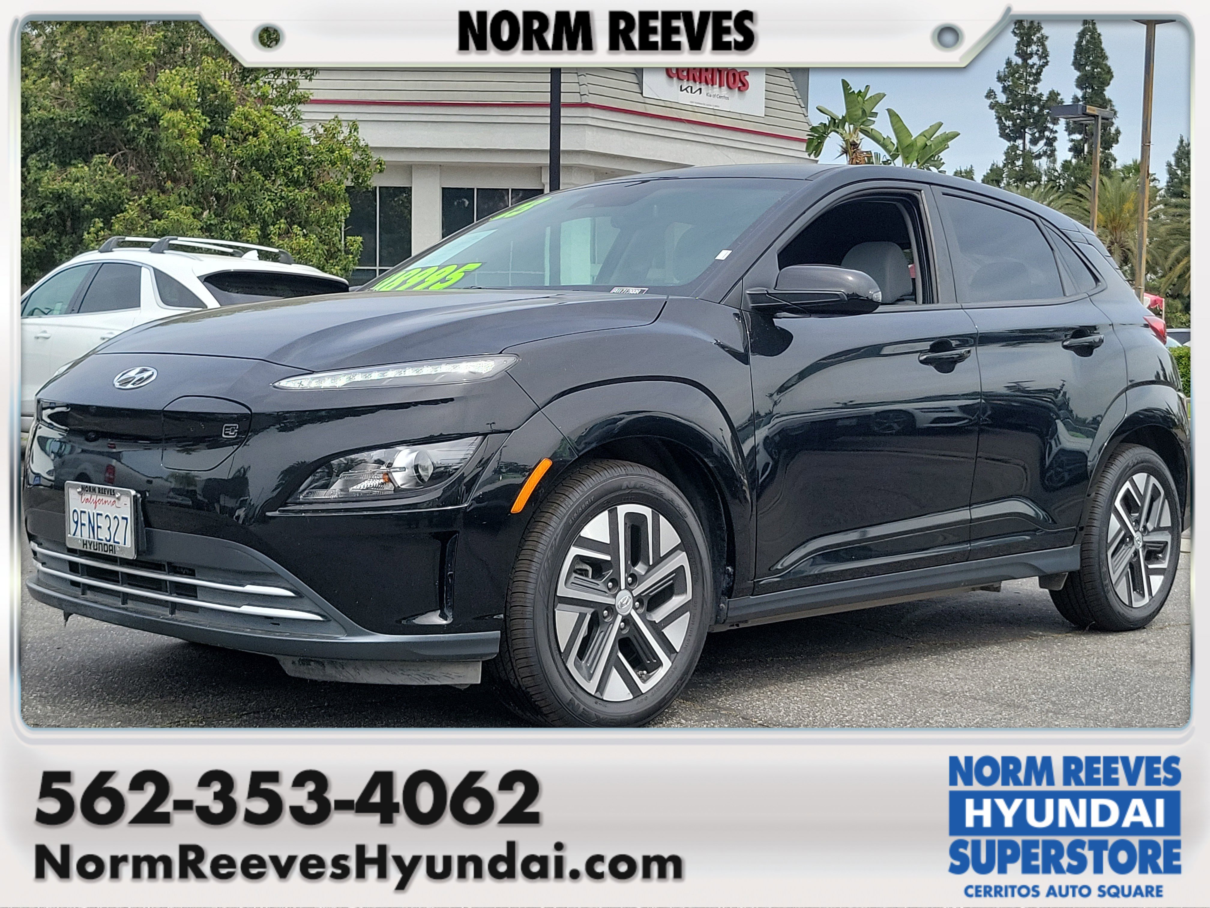 Certified 2023 Hyundai Kona SE w/ Cargo Package image 1
