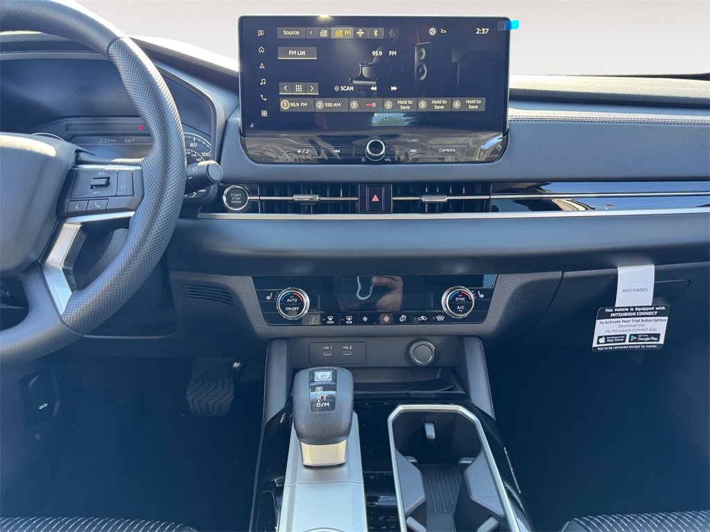 New 2025 Mitsubishi Outlander ES image 11