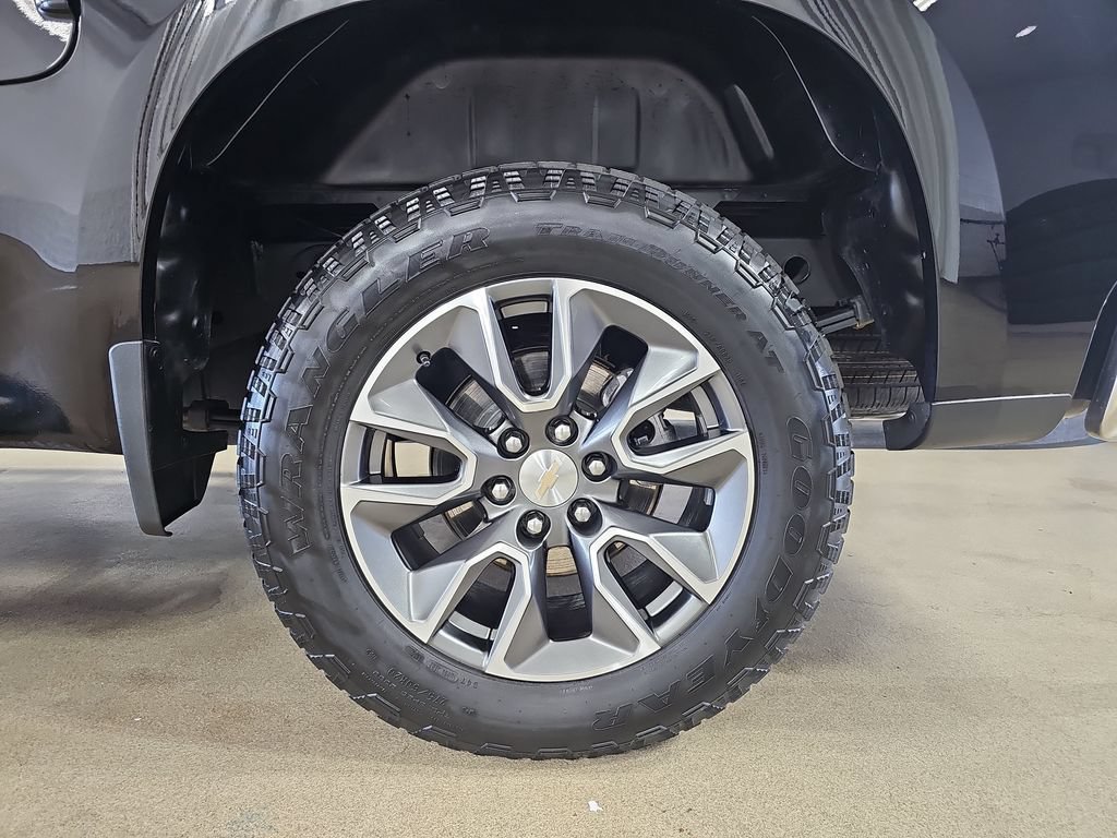 Certified 2025 Chevrolet Silverado 1500 LT AWD/4WD image 38
