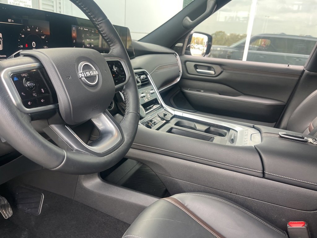 Used 2025 Nissan Armada SL image 10