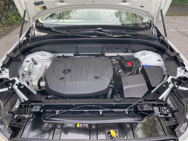 Certified 2024 Volvo XC60 B5 Plus w/ Climate Package AWD/4WD image 26