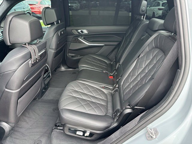 Used 2024 BMW X7 xDrive40i w/ Executive Package AWD/4WD image 17