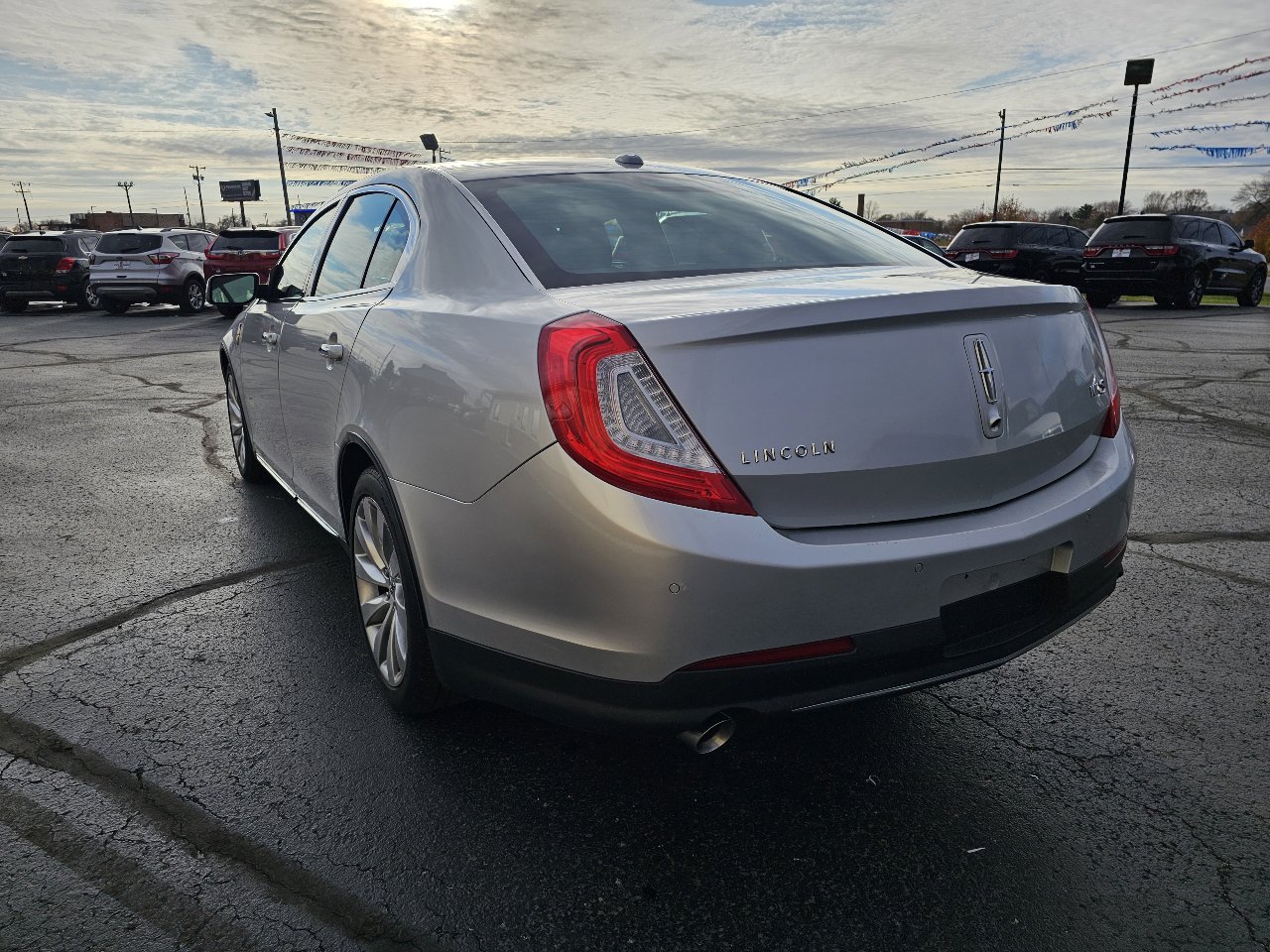 Used 2014 Lincoln MKS image 31