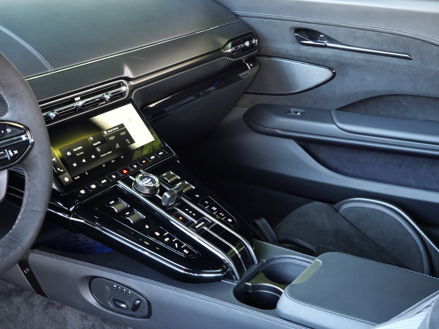 New 2026 Aston Martin V8 Vantage S RWD image 10