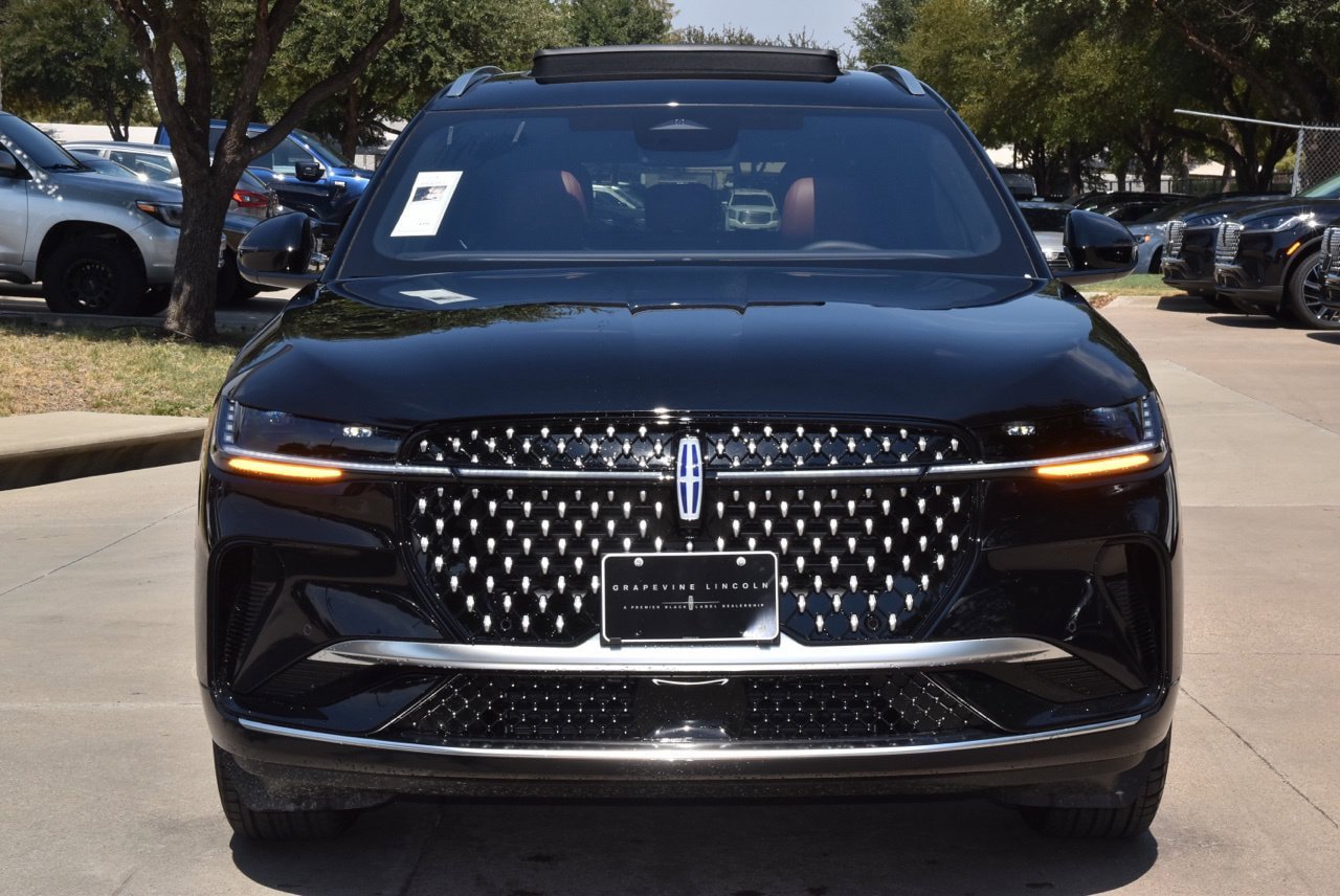 New 2026 Lincoln Nautilus Reserve AWD/4WD image 2