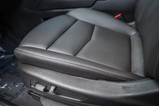Used 2025 Cadillac XT5 Luxury FWD image 33