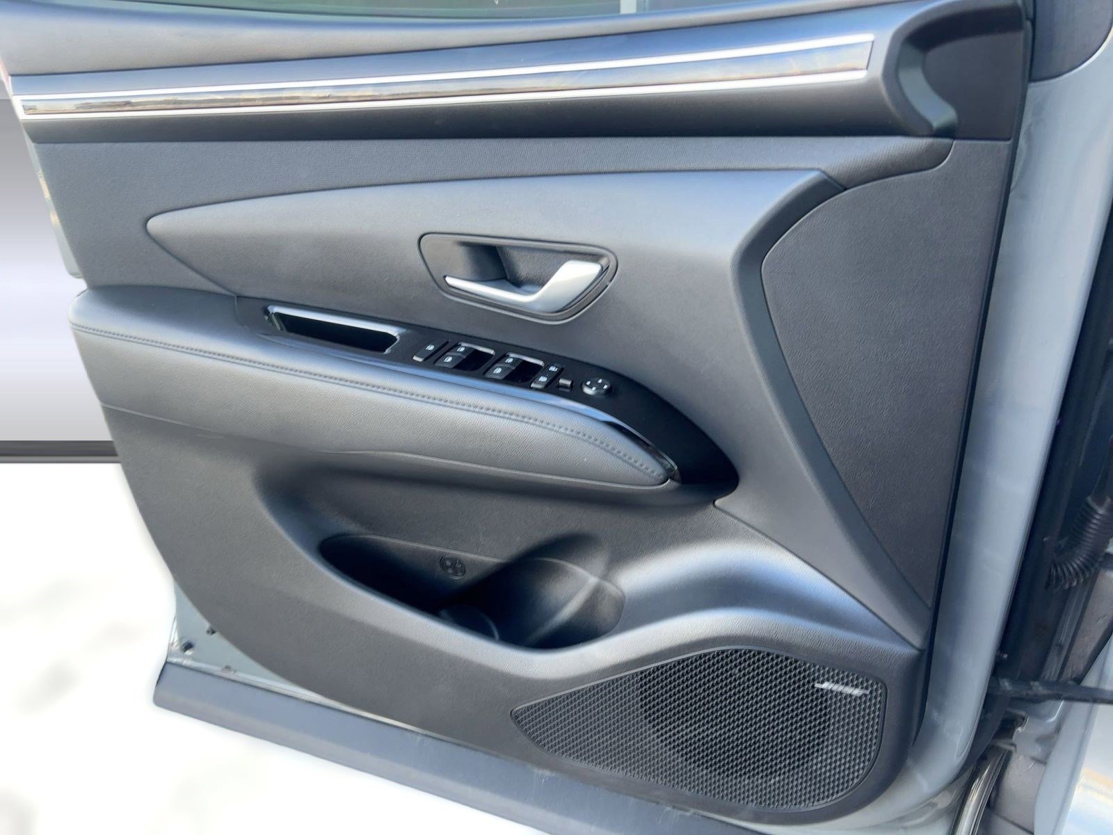 Used 2023 Hyundai Santa Cruz Limited w/ Cargo Package image 22