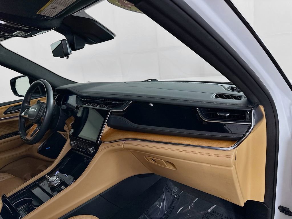 Certified 2024 Jeep Grand Cherokee L Summit AWD/4WD image 44