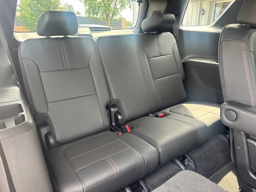 Used 2023 Chevrolet Traverse RS w/ LPO, Floor Liner Package FWD image 22