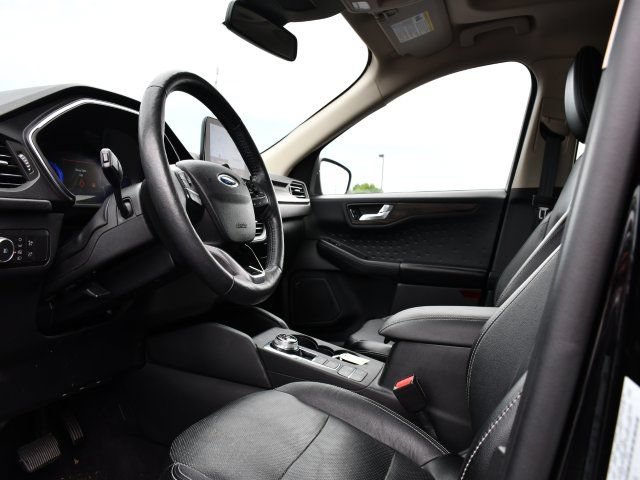 Used 2020 Ford Escape Titanium AWD/4WD image 15