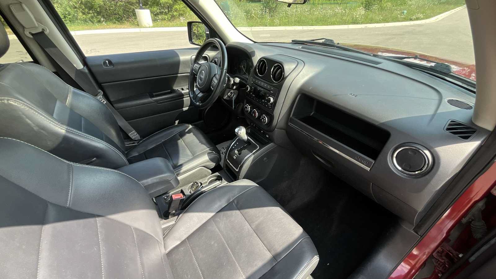 Used 2015 Jeep Patriot High Altitude AWD/4WD image 11