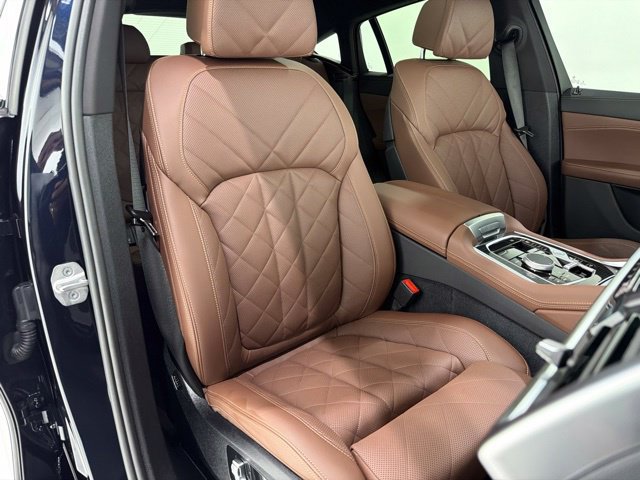 Certified 2024 BMW X6 xDrive40i w/ Premium Package AWD/4WD image 19