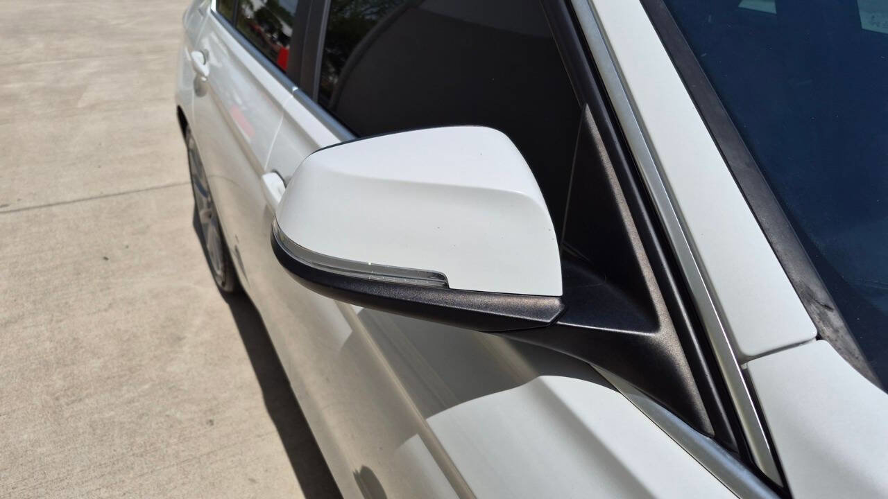 Used 2015 BMW 320i Sedan RWD image 25