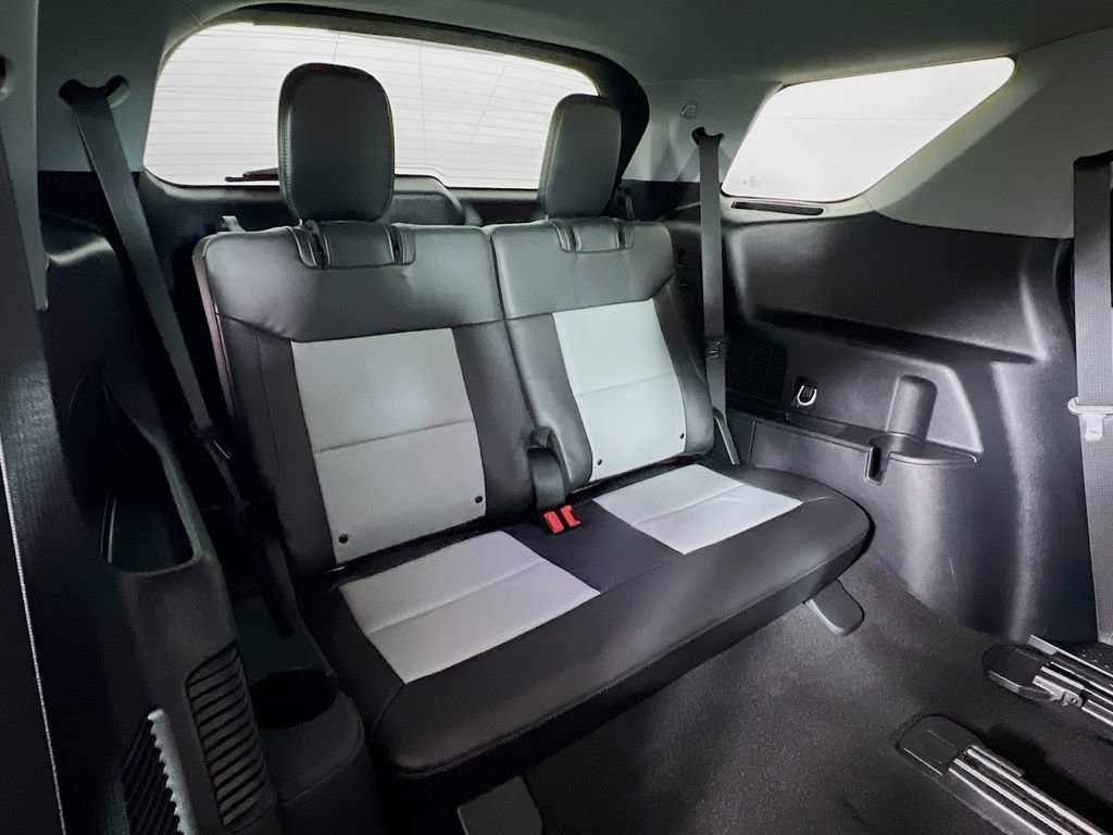 Used 2023 Ford Explorer XLT w/ Equipment Group 202A image 31