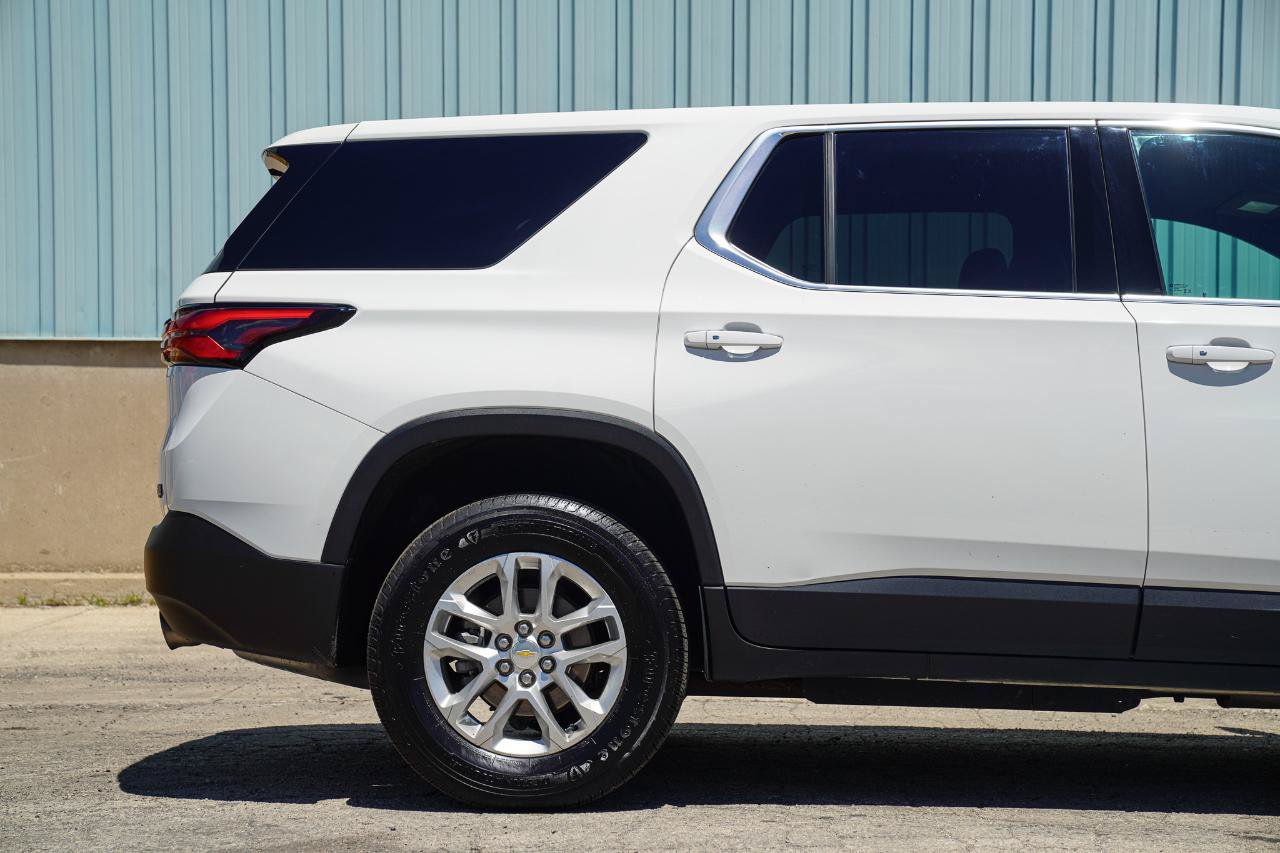 Used 2023 Chevrolet Traverse LS AWD/4WD image 14