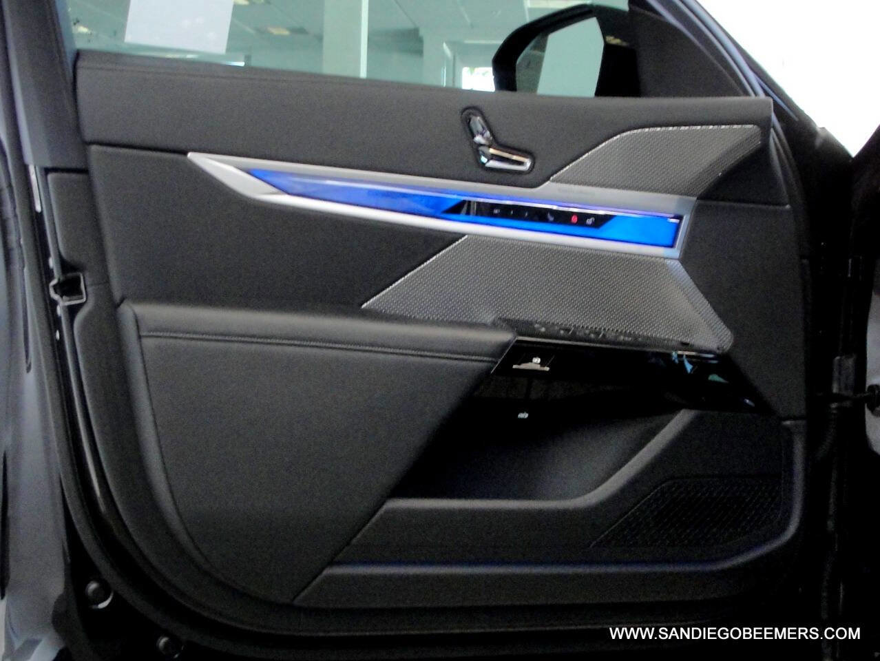 Used 2023 BMW 740i 740i M SPORT PRO+HUD+SWAROVSKI w/ Parking Assistance Package image 14