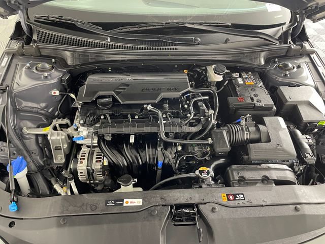 Certified 2025 Hyundai Elantra SE w/ Cargo Package image 21