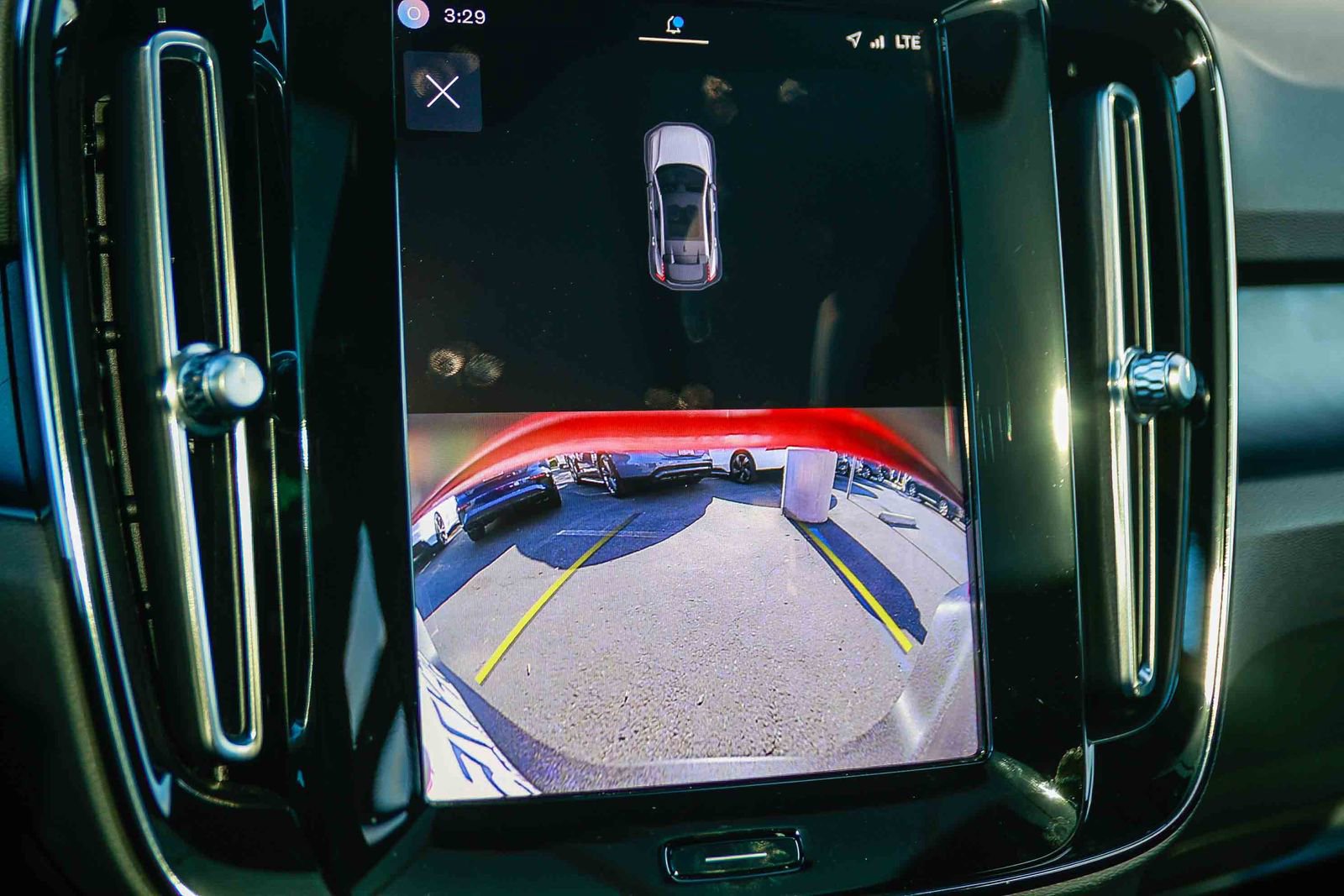 Used 2023 Volvo C40 P8 Recharge Plus image 27