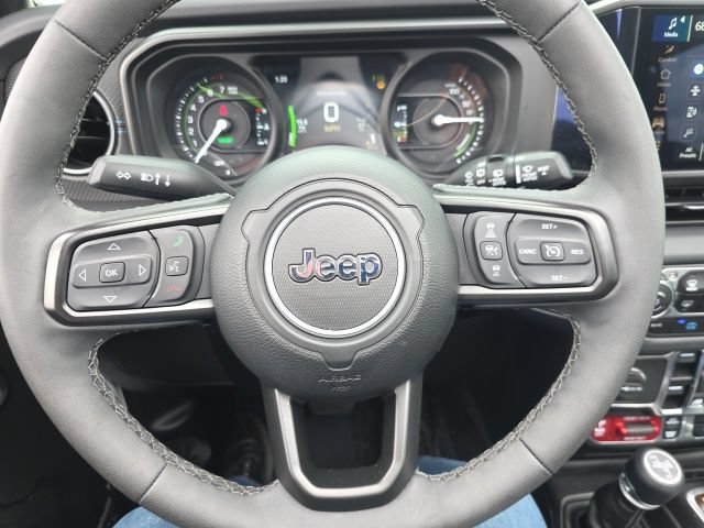 Used 2025 Jeep Wrangler Unlimited Rubicon 4xe w/ Safety Group AWD/4WD image 24