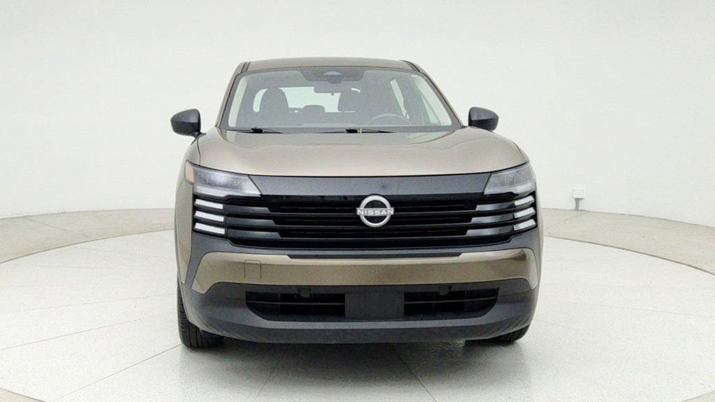 Used 2025 Nissan Kicks S image 2