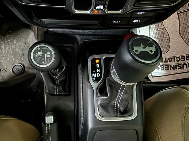 Used 2018 Jeep Wrangler Unlimited Sahara w/ Uconnect 4C Nav & Sound Group image 21