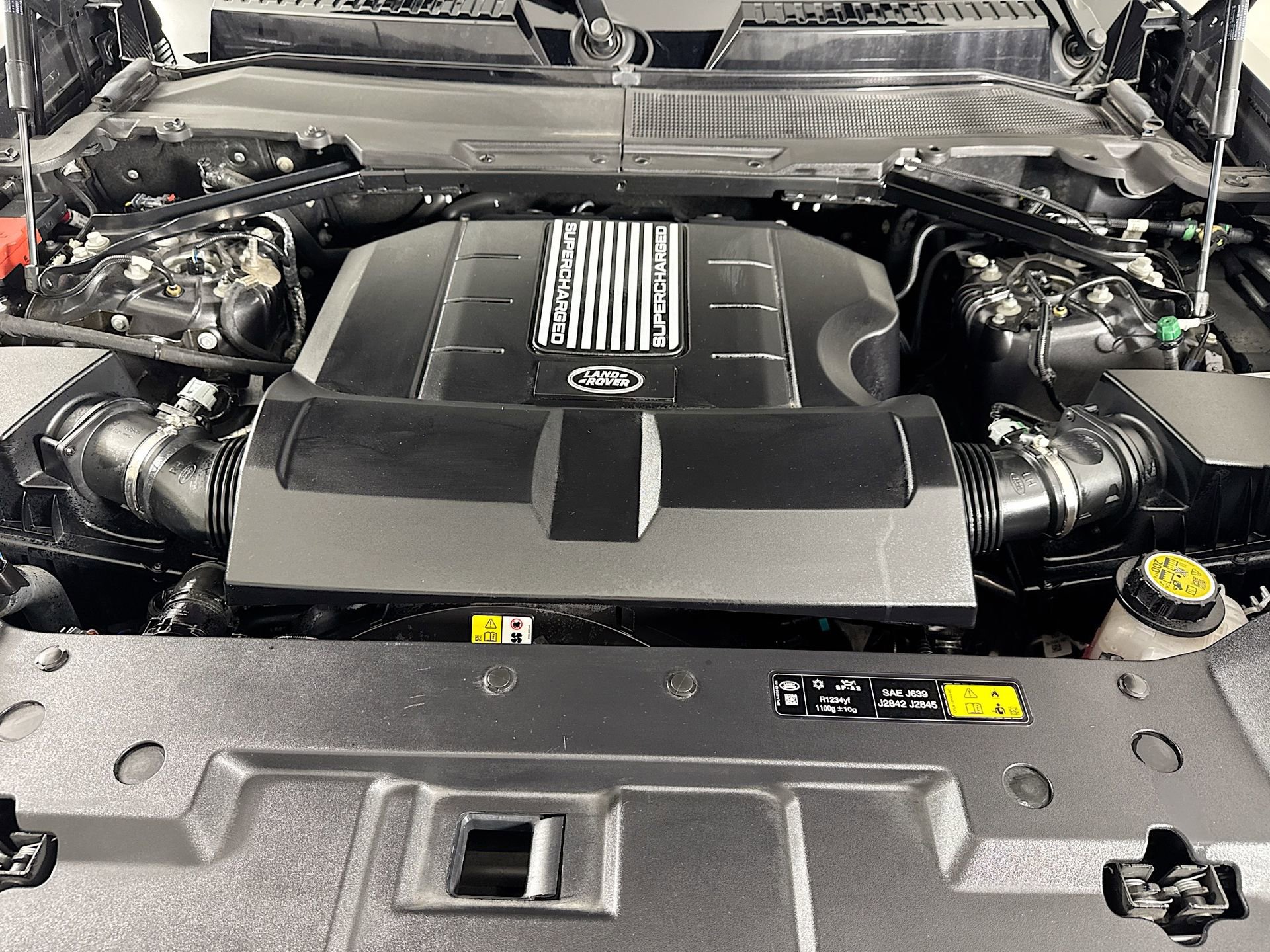 Used 2024 Land Rover Defender 110 Carpathian Edition image 32